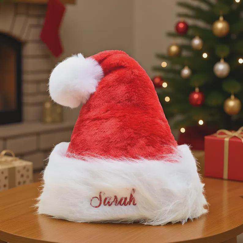 Bonnet De Noël Avec Prénom Brodé - Un Cadeau Original Pour Toute La Famille