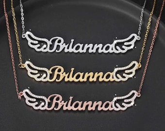 Collar con nombre y alas de ángel de hielo