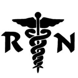 Peut inclure: Silhouette noire et blanche du Caducée, symbole associé à la médecine, avec les lettres "RN" de chaque côté.