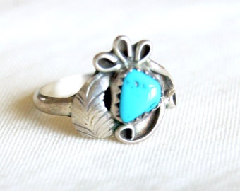 Chunky Turquoise Ring Size 6 .5 Southwestern Blue Stone Cocktail Jewelry Vintage Sterling Silver Feather Boho Adornment