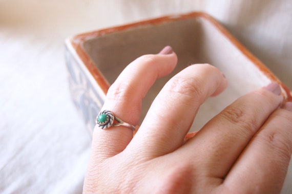 Turquoise Solitaire Ring Size 5 Rope Bezel Blue S… - image 3