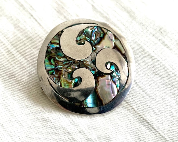 Sterling Silver Abalone Swirl Pendant Sterling Silver Abalone Swirl Pendant