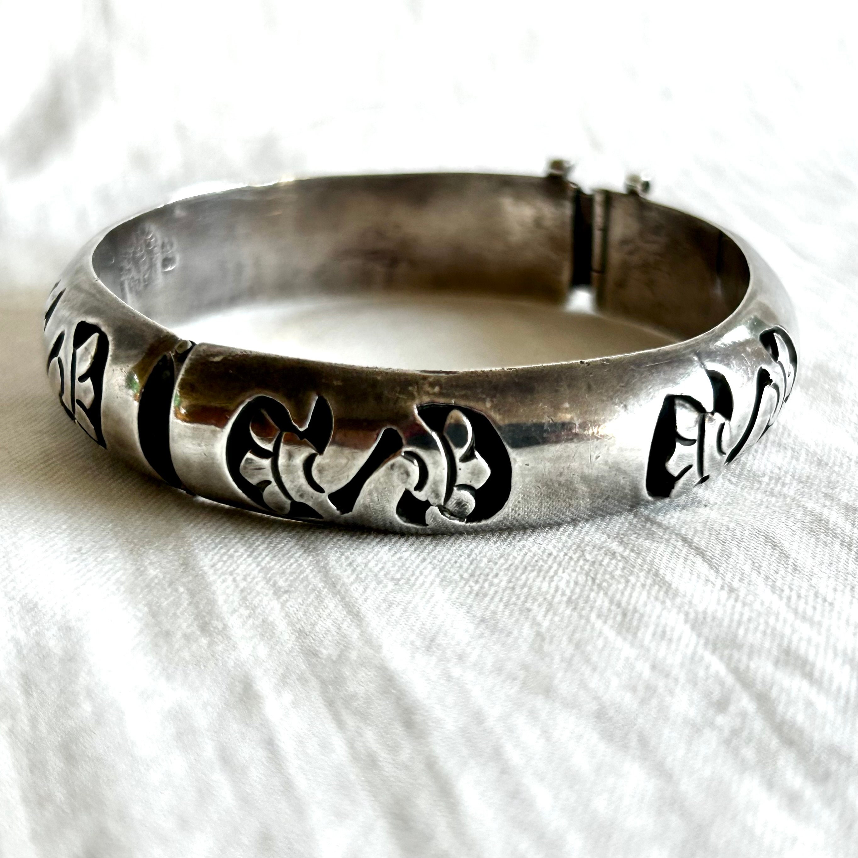 Hinged Mexican Bangle Bracelet Vintage Sterling Silver Size 7