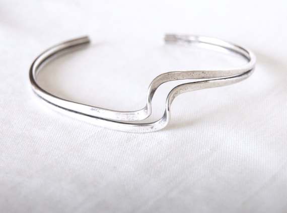 Silverly Bracciale Rigido Ondulato a Zig-zag in Argento Sterling 925 per Donna | Bracciale Rigido Moderno a Onde | Design Semplice e Ondulato | Gioielli Minimalisti ed Eleganti