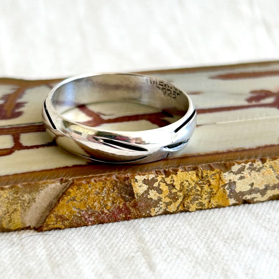 Vintage Mexican Band Size 9 Sterling Silver Ring Taxco