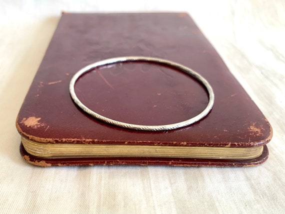 Thin Silver Bangle Bracelet Size Medium Vintage M… - image 5