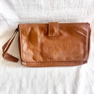 Vintage Mexikanische Leder Clutch Geldbörse für das Handgelenk 1970er Jahre Minimalist Rockabilly Handtasche im Stil der 70er Jahre