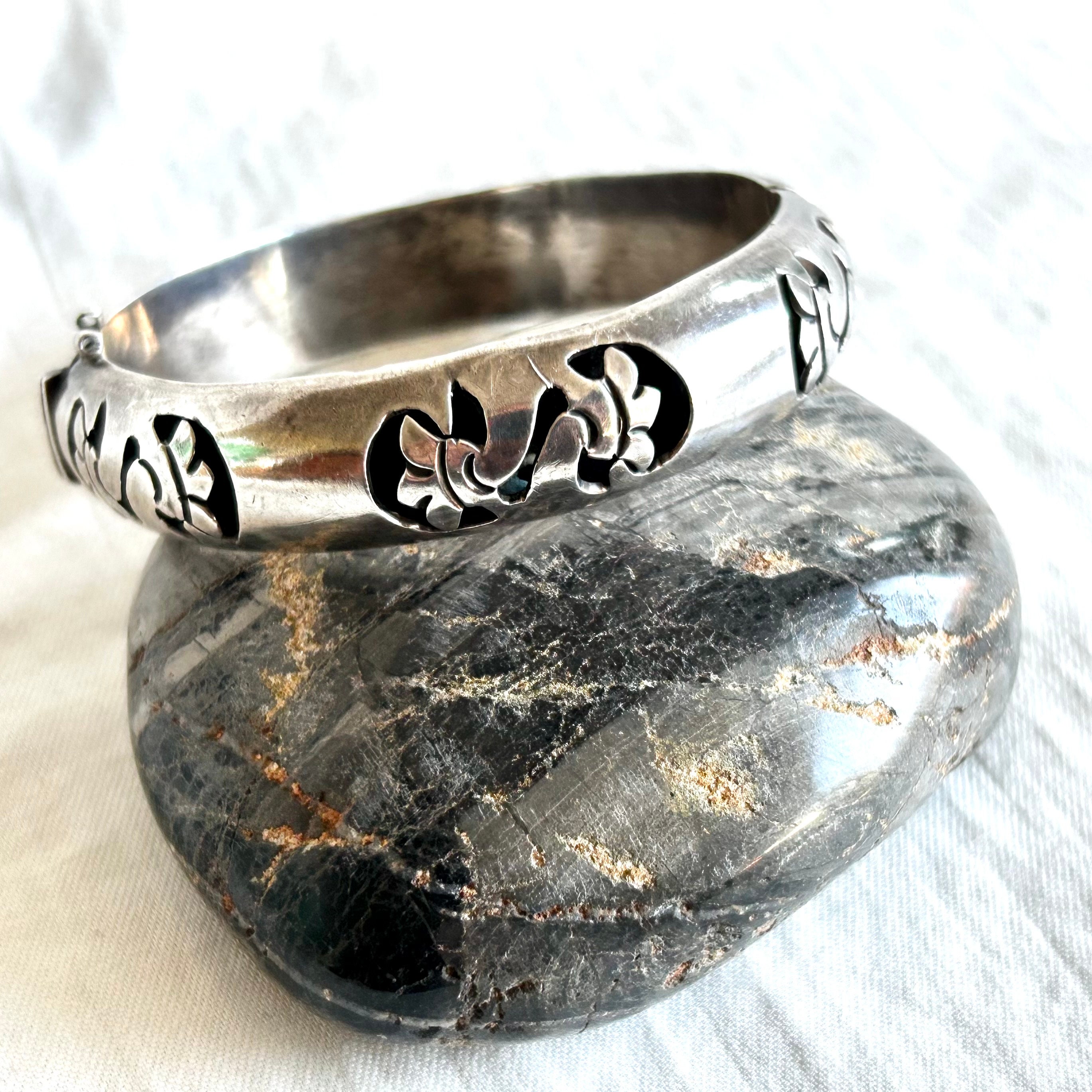 Hinged Mexican Bangle Bracelet Vintage Sterling Silver Size 7