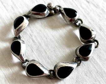 Mexican Faux Onyx Bracelet Vintage Sterling Silver Box Clasp Size 6 Small Medium Black Teardrop Goth Jewelry from Mexico