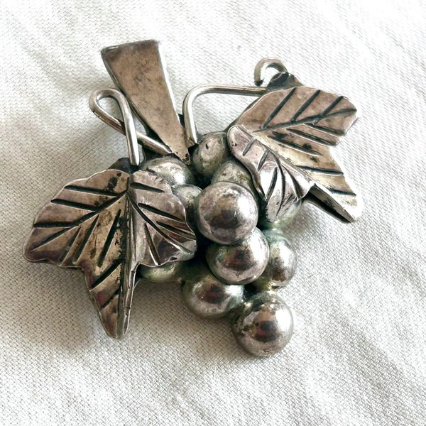 Grape Brooch Pendant Vintage Mexican Sterling Silver Pin Fruit Wine Grapes Vineyard Necklace Finding