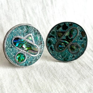 Mid Century UFO Earrings Mexican Modernist Screw Back Non Pierced Blue Green Stone and Abalone Discs Old Mexico Sterling Silver