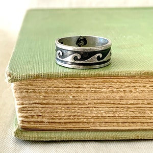 Mexicoシルバー　ウェーブリング Dome Ring Size 8.50 Waves Band Mexico Abstract Sterling