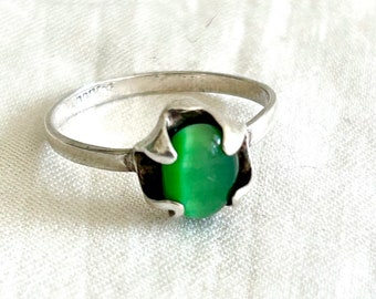 Mexican Green Cats Eye Ring Sterling Silver Statement Jewelry Old Mexico Oval Solitaire Size 6 3/4