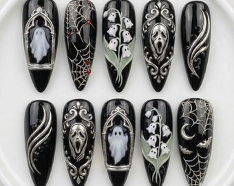Uñas postizas góticas de Halloween, uñas de fantasmas negros y plateados, arte de uñas con telarañas y máscaras de gritos, uñas postizas 3D espeluznantes hechas a mano.