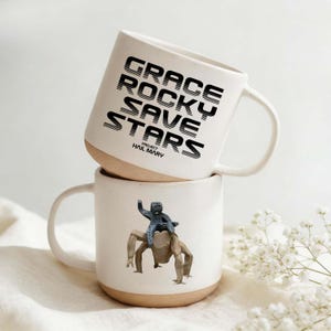 Taza Grace Rocky Save Stars, Taza de cerámica para amantes de los libros, Merchandising de Project Hail Mary, Taza Rocky Amaze Space, Regalo para amantes de los libros de ciencia ficción