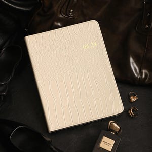 Cream White Croc Leather iPad Case With Pencil Holder For Air 13" 11" 2026, iPad Pro 11/13, iPad 11/10/9/8, iPad Air 4/5, iPad Mini 6/7 