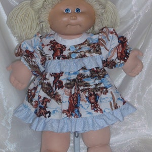 Estampado de caballo blanco con vestido y pantalones cortos con parche de repollo con volantes, ropa de muñeca de 16&quot;-18&quot;, ropa de muñeca con parche de repollo, vestido Baby Alive