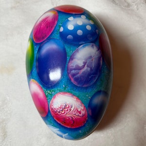 Vintage tin printed colorful Easter egg box