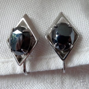 Earrings silver tone diamond shape clip with faceted hematite stones