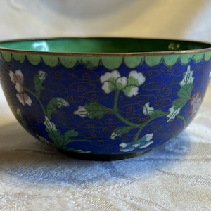 Lovely antique Chinese cloisonne bowl, blue and green with floral motif