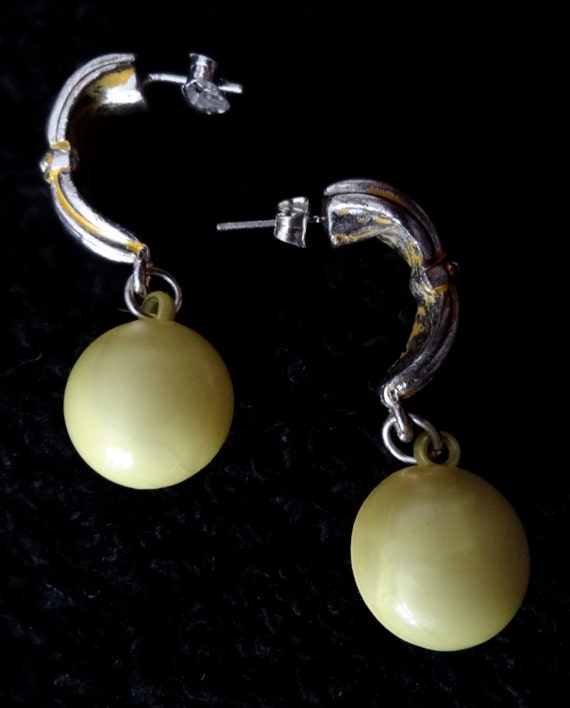 Earrings pierced post half hoop bows with large y… - image 2