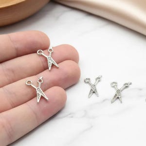 Försilvrad mikropave-saxberlock, minisaxhänge, zirkoniaberlock, frisörpresent, gör-det-själv-smyckestillverkning, försilvrade fynd