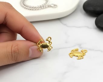 Gold Plated Tiny Crab Pendant, Mini Beach Charms, Sea Life Charms, GD498