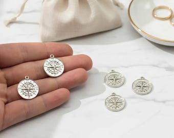 新作入荷 mamorare コンパスネックレス 星型チャーム付き 【公式通販】