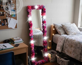 Unieke led-spiegel met bloemen over de hele lengte | Handgemaakt | De Glam'More-collectie van @thatskandice