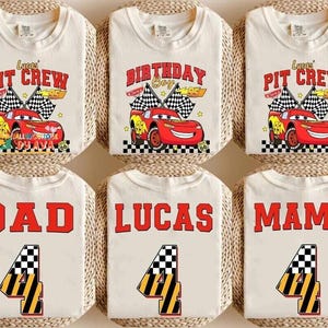 Camiseta de cumpleaños de Cars de Disneyland, camiseta personalizada de Rayo McQueen para niño, camiseta a juego familiar de Pixar Pit Crew, viaje de cumpleaños con autos de carreras imagen 1