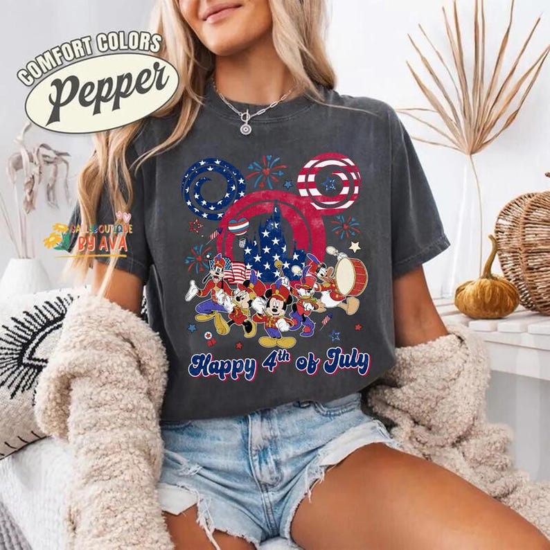 Camiseta de Disneyland del 4 de julio, Camiseta Comfort Colors de Mickey y sus amigos de EE. UU., Camiseta patriótica de Disneyland para niños, Camiseta del Día de la Independencia imagen 4