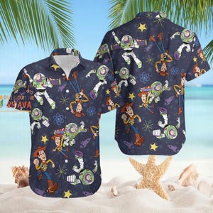 Toy Story Woody And Buzz Lightyear Hawaiian Shirt, Disneyland Toy Story Button Up Shirt, Summer Beach Outfit, Disneyland Summer Vacation Bild 2
