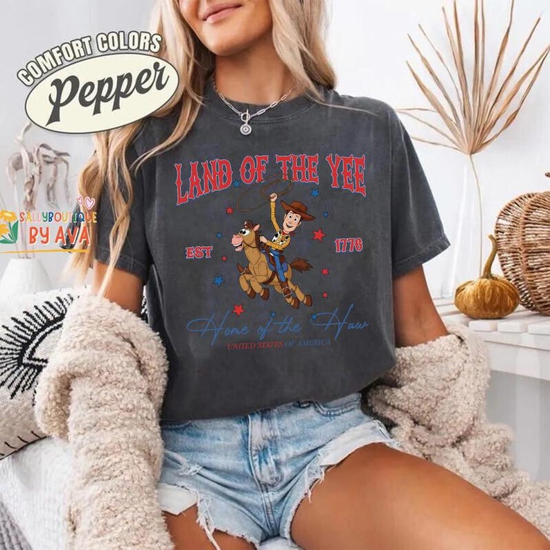 Chemise Woody Toy Story 4 juillet, chemise Land of the Yee, chemise Pixar Toy Story 4 juillet, cadeau Disneyland 250e anniversaire de l'indépendance image 2