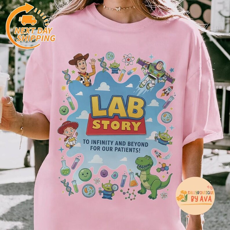 Camiseta de la Semana del Laboratorio de Toy Story de Disneyland, Buzz Lightyear, Woody, Jessie, Bo Peep, Historia del Laboratorio 2026, Asistente de Laboratorio, Equipo de Laboratorio Médico, Laboratorio Clínico imagen 3