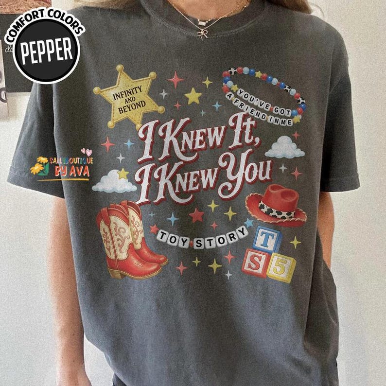 Toy Story 5 I Knew It, I Knew You Music Shirt, Toy Story 5 Movie 2026, Jessie Toy Story 5 Inspired Shirt, You've Got a Friend In Me bild 1