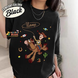 Camiseta personalizada de Woody de Toy Story, camiseta personalizada con nombre de Disneyland para niño, regalo de cumpleaños, camiseta a juego para la familia, cumpleaños personalizado imagen 7