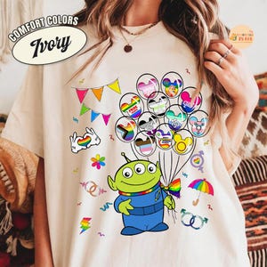 Camiseta LGBT de Toy Story para Disneyland, Camiseta LGBT de Disneyland, Camiseta Rainbow Toy Friends, Camiseta de dibujos animados para el orgullo, Conjunto para el mes del orgullo, Camiseta LGBT imagen 4