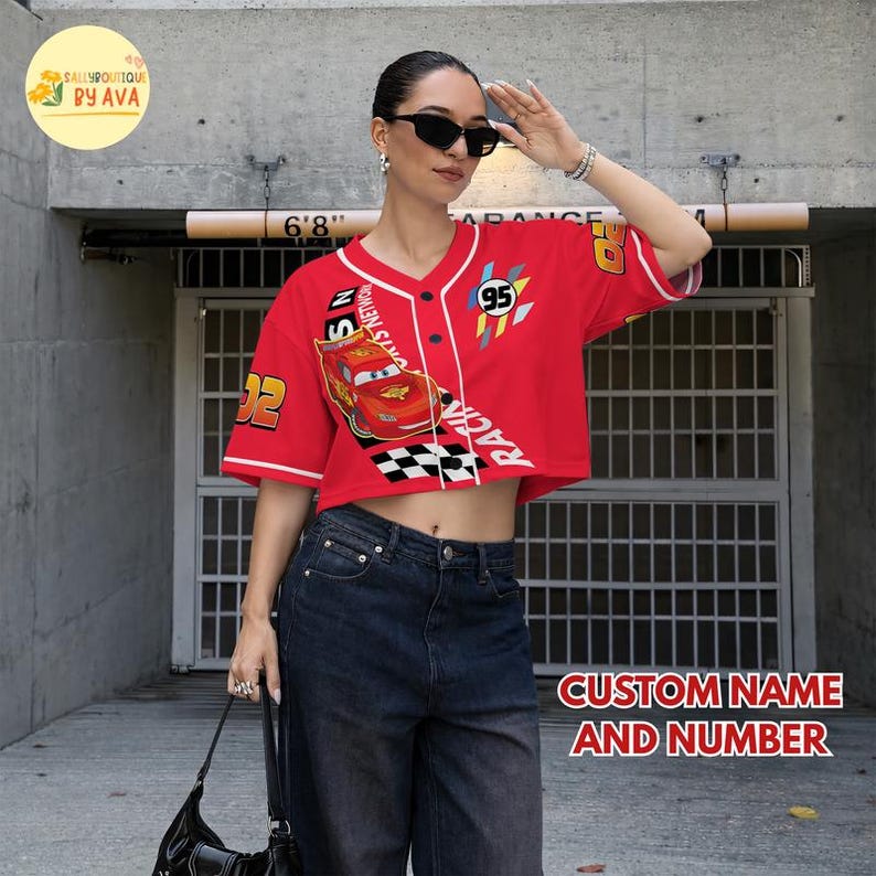 Personalized Lightning McQueen Crop Top Jersey Baseball Jersey, Custom Name DisneyCars Baseball Shirt, Disneyland Cars Baseball Team Outfit imagem 2