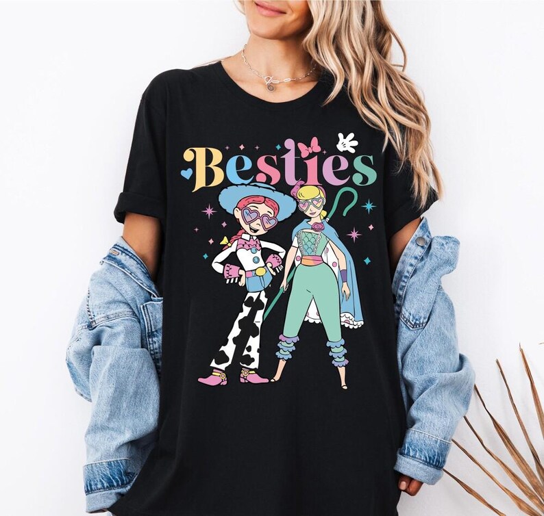 Disneyland Toy Story Besties T-Shirts, Bo Peep And Jessie Shirts, Disneyland Girls Outfits, Disneyland Best Friends Tee, BFF Girls Trip 2026 bild 5