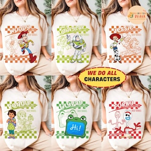 Retro Disneyland Pixar Toy Story 5 All Characters Checkered Signature Shirt, Lilypad, Woody, Buzz, Jessie, Bo Peep, Froky Group Matching Tee immagine 1