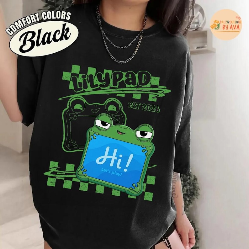 Retro Disneyland Pixar Toy Story 5 All Characters Checkered Signature Shirt, Lilypad, Woody, Buzz, Jessie, Bo Peep, Froky Group Matching Tee immagine 4