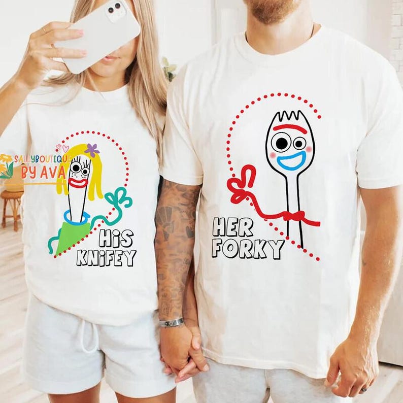 Camiseta de pareja de Forky y Knifey, camiseta de Forky de Toy Story, camiseta de pareja inspirada en Toy Story, camiseta de pareja de Disneyland, regalos de San Valentín para parejas imagen 2