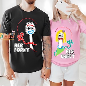 Camiseta de pareja de Forky y Knifey, camiseta de Forky de Toy Story, camiseta de pareja inspirada en Toy Story, camiseta de pareja de Disneyland, regalos de San Valentín para parejas imagen 1