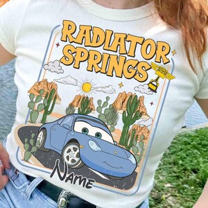 Camiseta personalizada de Disney Retro Cars de los 90, Radiator Springs, camiseta de carreras de Cars Land de Disneyland, camiseta familiar a juego para vacaciones en Disneyland 2026 imagen 5
