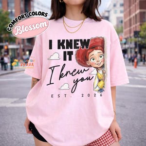 Camiseta de Jessie Cow Girl de Toy Story 5 "Lo sabía, te conocía", Camiseta vaquera estilo western, Camiseta de Toy Story de Disneyland, Camiseta de la amistad de Toy Story 5 imagen 5