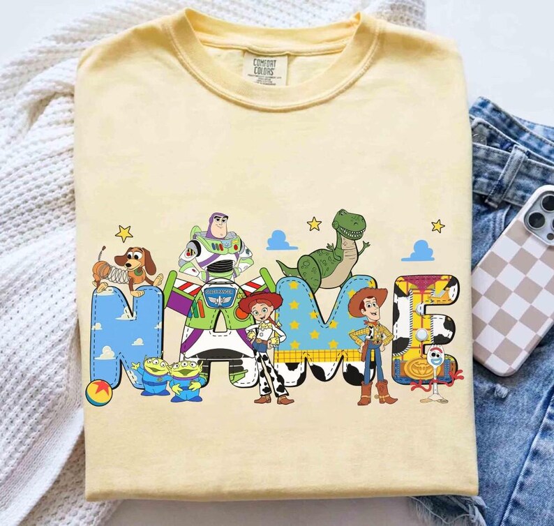 Camiseta personalizada de Toy Story con nombre, camiseta personalizada de Buzz, Woody y Jessie de Disneyland, camiseta personalizada para niño y niña, viaje familiar a Disneyland 2026 imagen 4