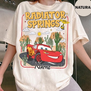 Camiseta personalizada de Disney Retro Cars de los 90, Radiator Springs, camiseta de carreras de Cars Land de Disneyland, camiseta familiar a juego para vacaciones en Disneyland 2026 imagen 3