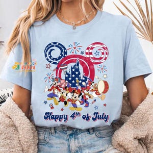 Camiseta de Disneyland del 4 de julio, Camiseta Comfort Colors de Mickey y sus amigos de EE. UU., Camiseta patriótica de Disneyland para niños, Camiseta del Día de la Independencia imagen 1