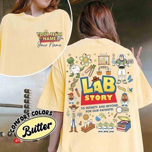 Disneyland Toy Story Lab Week Shirt, Buzz Lightyear Woody Jessie Bo Peep Lab Story 2026, Lab Team,Med Lab Clinical Laboratory Bild 3