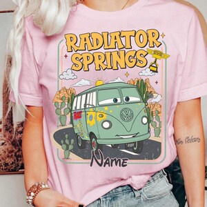 Camiseta personalizada de Disney Retro Cars de los 90, Radiator Springs, camiseta de carreras de Cars Land de Disneyland, camiseta familiar a juego para vacaciones en Disneyland 2026 imagen 4